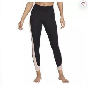 Women’s Nike dri fit novelty leggings